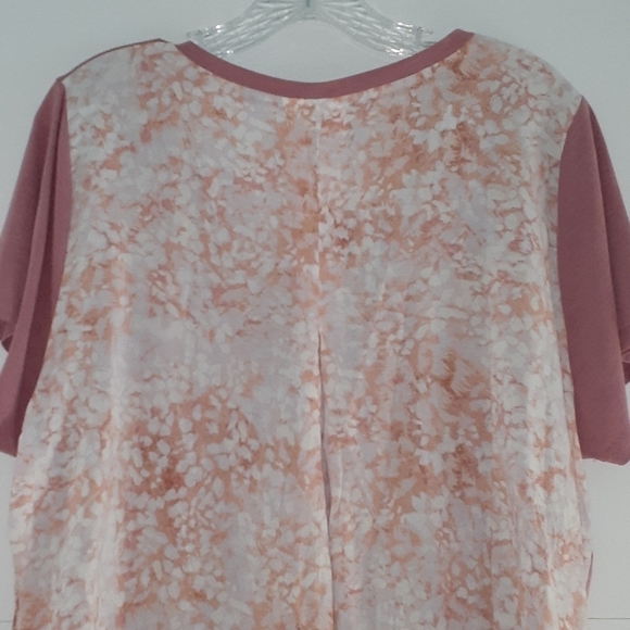 Cupio Mauve Pink Shirt Silky Back Floral Detail Top Size 1X. - Picture 8 of 13